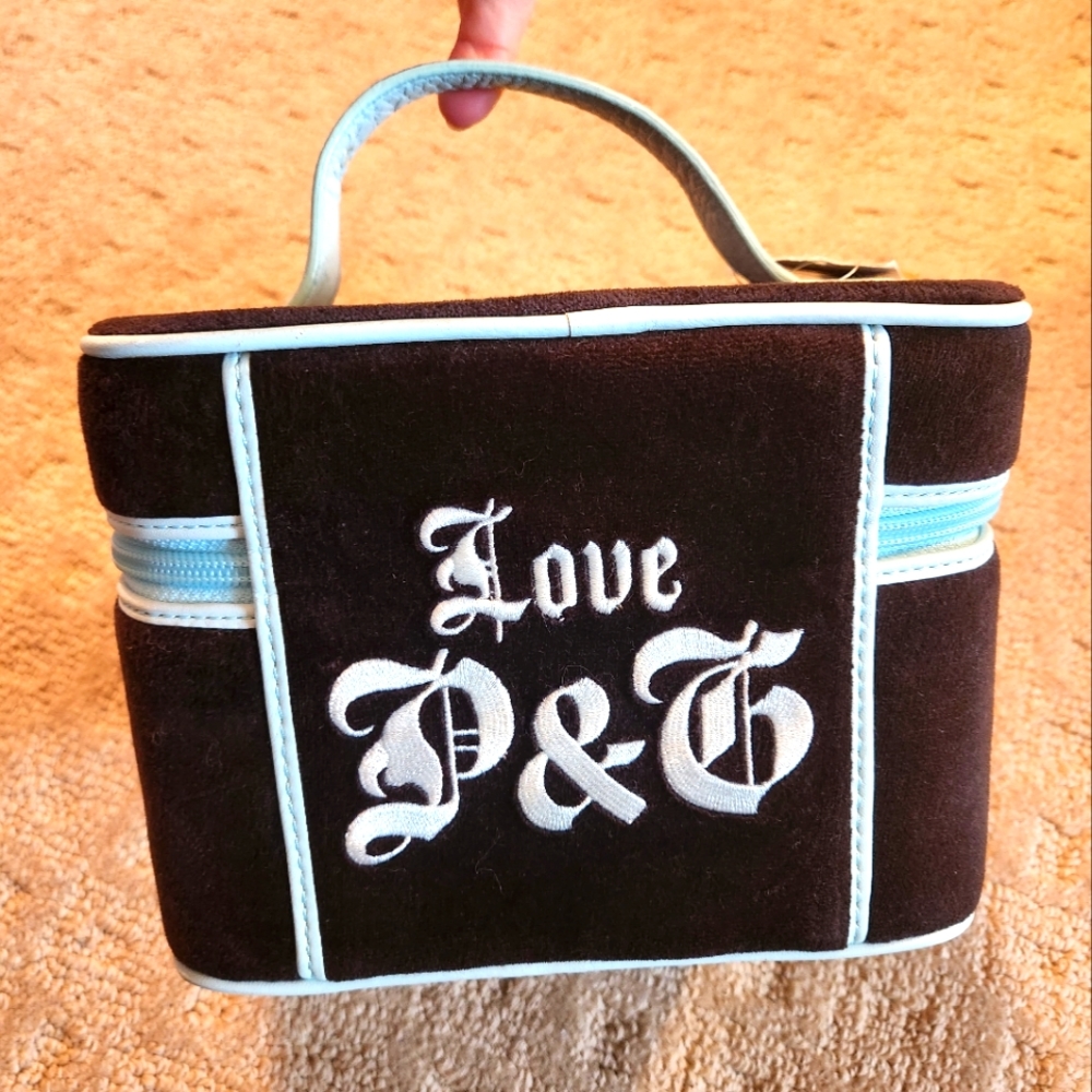 SOLD Juicy Couture Vintage Train Case Bag - Picture 2 of 6